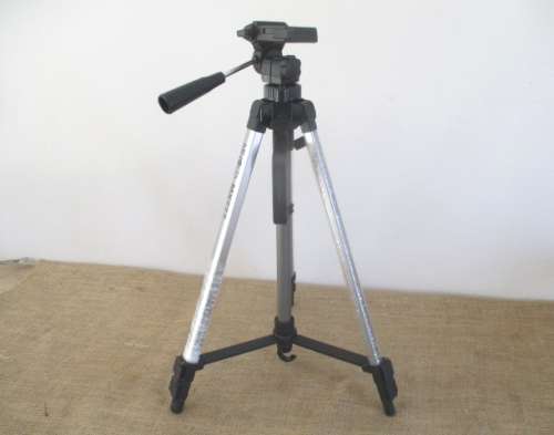 Brand New !!!!   Handy Sized Minolta MX 777 Tripod In Original Carton Container   MIB