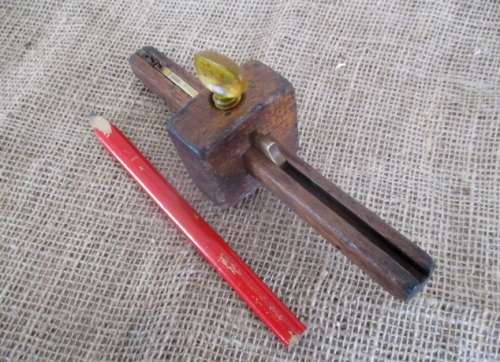 An Antique Wooden Carpenter's Adjustable Scribe With Brass Inlays & Carpenter Pencil