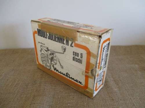 Vintage Mouli Julienne No 2 Slicer Grater Shredder  Complete Set Discs   France  Plastic