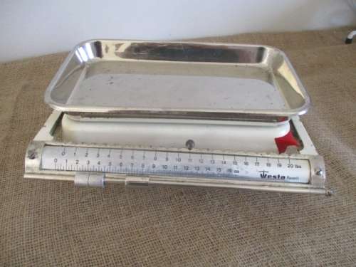 Vintage Vesta Favorit Kitchen Scale         1940 - 1950      Made in West Germany