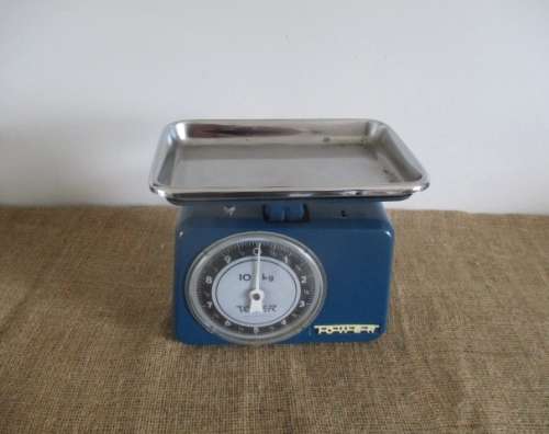 At Last !!!!   Nice Looking Blue Vintage Tower 10Kg Kitchen Scale   1960   West Germany