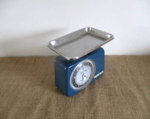 At Last !!!!   Nice Looking Blue Vintage Tower 10Kg Kitchen Scale   1960   West Germany