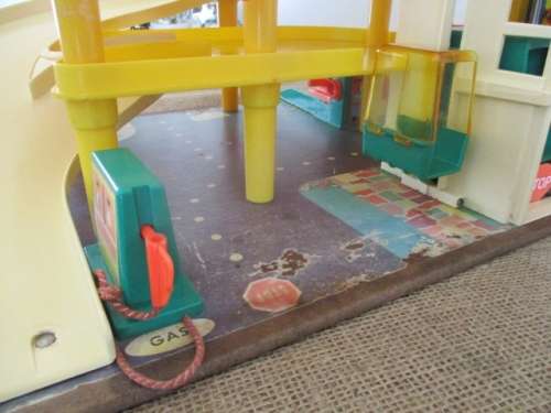 Vintage Fisher Price Little People Parking - Garage - Service Bay    1970's