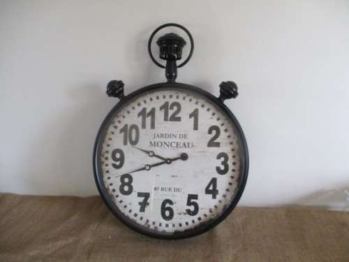 A Charming Looking Gardin De Monceau 57 Rue Du Battery Operated Metal Wall Clock