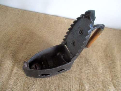 Vintage/Antique Cast Iron Coal Iron        1930's - 1940's