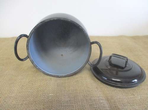 Beautiful Vintage Judge Brand 6 Pint Black Enamel Pot