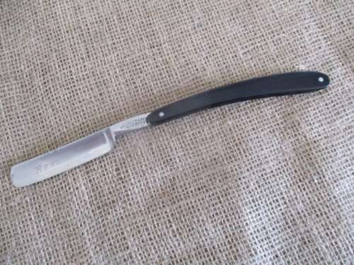 An Antique/Vintage Pearson & Sons Cut Throat Razor   Norwich + Haan Solingen Cremer Carton Holder