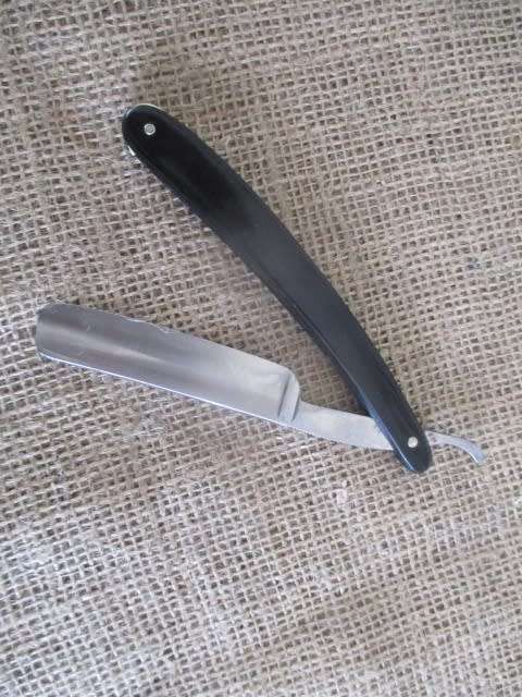 An Antique/Vintage Pearson & Sons Cut Throat Razor   Norwich + Haan Solingen Cremer Carton Holder