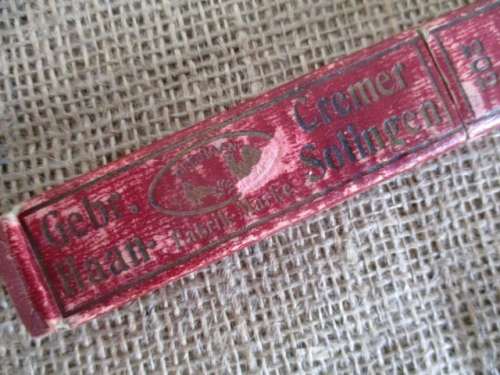 An Antique/Vintage Pearson & Sons Cut Throat Razor   Norwich + Haan Solingen Cremer Carton Holder