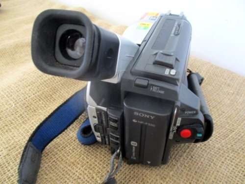 Sony DCR-TRV120E 450x Digital 8 Digital Video Camera Recorder With Carry Bag        1995      Japan