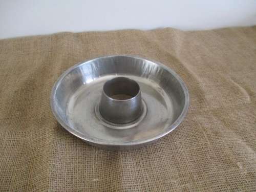 Very Nice Vintage Metal Cake Ring Pan