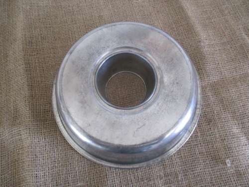 Very Nice Vintage Metal Cake Ring Pan