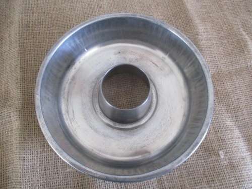 Very Nice Vintage Metal Cake Ring Pan