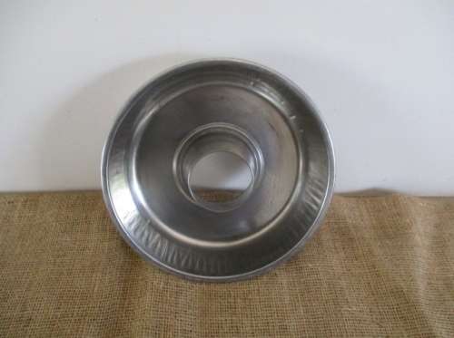 Very Nice Vintage Metal Cake Ring Pan