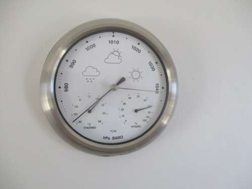 Lovely Vintage Silver Coloured Weather Barometer      TCM   hPa BARO        Germany