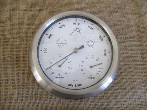 Lovely Vintage Silver Coloured Weather Barometer      TCM   hPa BARO        Germany