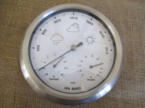 Lovely Vintage Silver Coloured Weather Barometer      TCM   hPa BARO        Germany