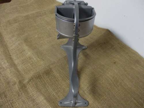 Vintage Universal Aluminum Juicer    L.F. & C.   New Britain.  CT.     Made In USA    PAT DEC  89942