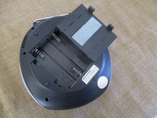 Brand New Blaupunkt Portable CD Player POR 1105B    CD/AUX/AM/FM Radio       MIB