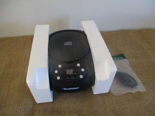 Brand New Blaupunkt Portable CD Player POR 1105B    CD/AUX/AM/FM Radio       MIB