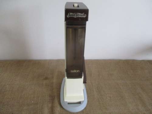 Vintage Sodastream Soda Maker With CO2 Gas Bottle Plus 4x Glass & 2x Plastic Soda Stream Bottles