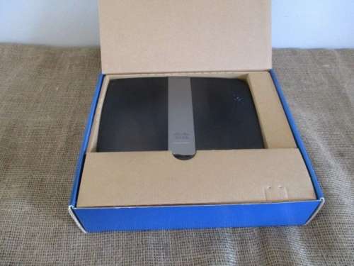 Linksys EA4500  Dual-Band N900 Router In Original Carton Box