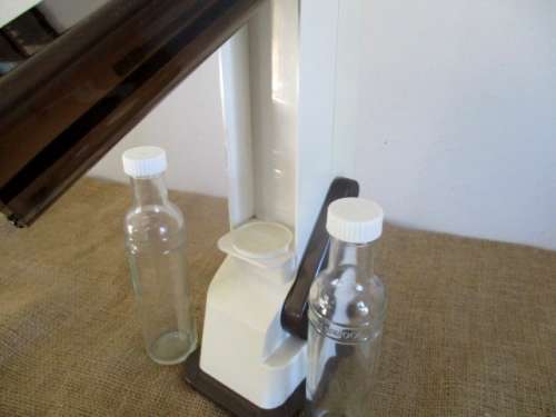 Vintage Kenwood Soda Maker With Empty CO2 Gas Bottle Plus 2x Kenwood Glass Bottles