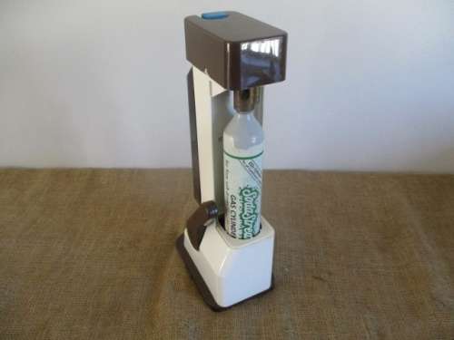 Vintage Kenwood Soda Maker With Empty CO2 Gas Bottle Plus 2x Kenwood Glass Bottles