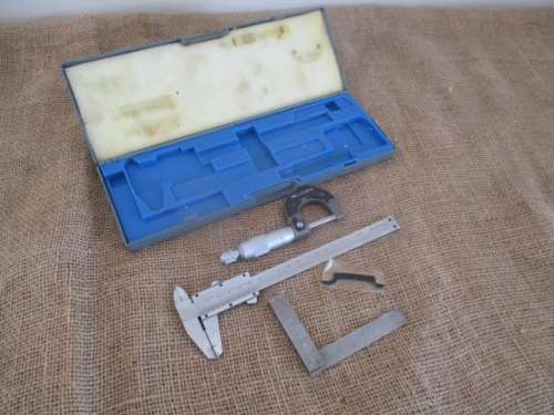 Nice Stainless Steel Measurement Kit With 0 - 25mm Mycometer And 200mm Vernier In Original  Holder