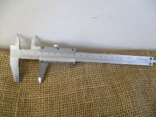 Nice Stainless Steel Measurement Kit With 0 - 25mm Mycometer And 200mm Vernier In Original  Holder