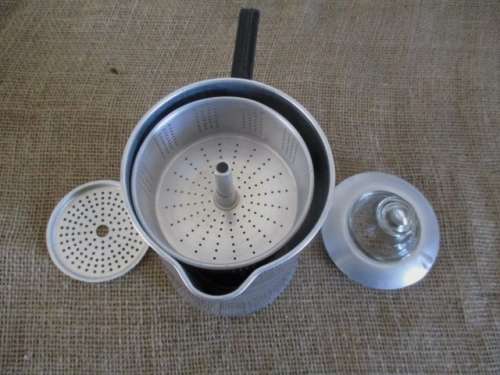 Vintage Pyrex Brand Aluminum 3 Cup No 955 Coffee Percolator     Complete