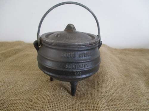 Relisted - Nice Cast Iron 3 Legged 1/4 Size Bestduty Traditional Potjie