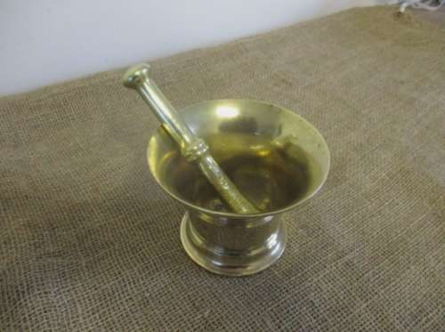A Nice Solid Brass Vintage Mortar And Pestle