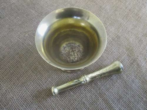 A Nice Solid Brass Vintage Mortar And Pestle