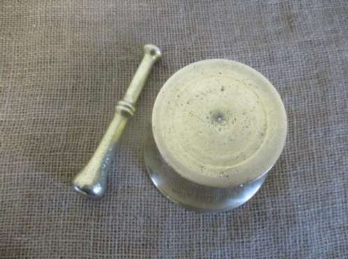 A Nice Solid Brass Vintage Mortar And Pestle