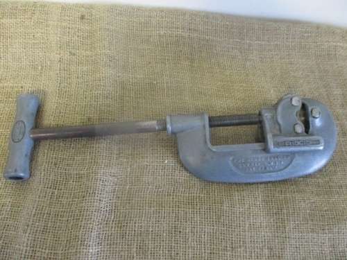 Pre-Loved Rigid 1 & 2   No 2 1/8" - 2" Heavy Duty Pipe Cutter  The Ridge Tool Co  Elyria, O, USA
