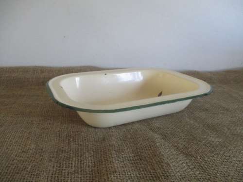 Beautiful Vintage Enamel Pie Dish
