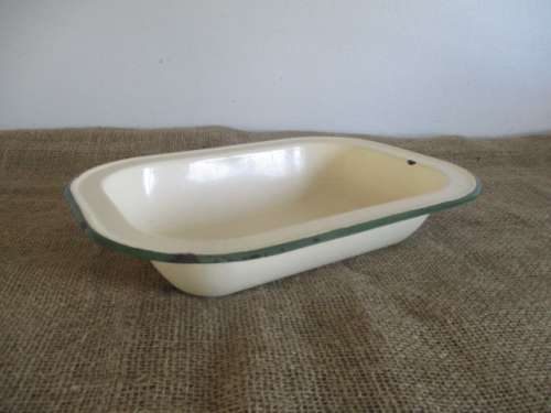 Beautiful Vintage Enamel Pie Dish