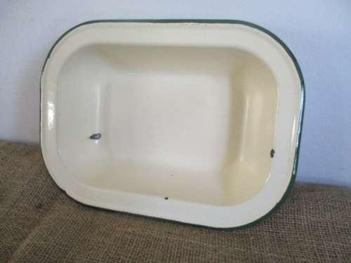 Beautiful Vintage Enamel Pie Dish