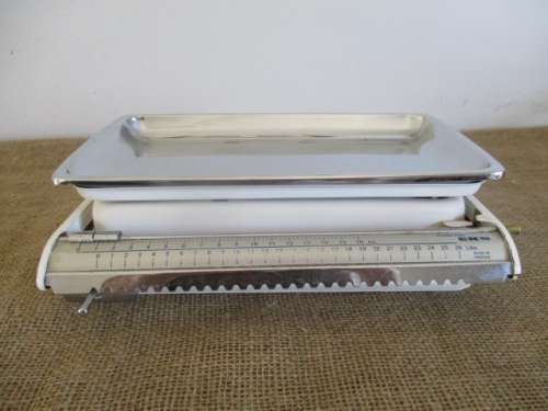Nice Vintage Metal 26 Lbs EKS Kitchen Scale        Made In Sweden