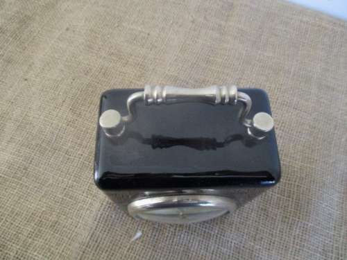 Amazing Looking Small Vintage Westlane Southwark Battery Mantel Clock     Bakelite Cover