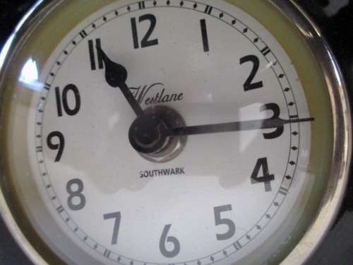 Amazing Looking Small Vintage Westlane Southwark Battery Mantel Clock     Bakelite Cover