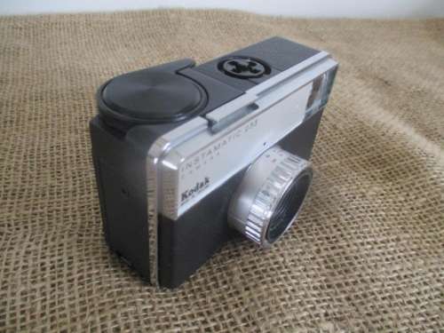 Beautiful Vintage Kodak Instamatic 233 Camera In Original Pouch         Made in England         1963