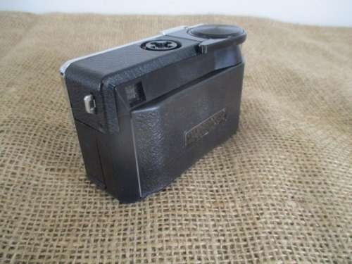 Beautiful Vintage Kodak Instamatic 233 Camera In Original Pouch         Made in England         1963