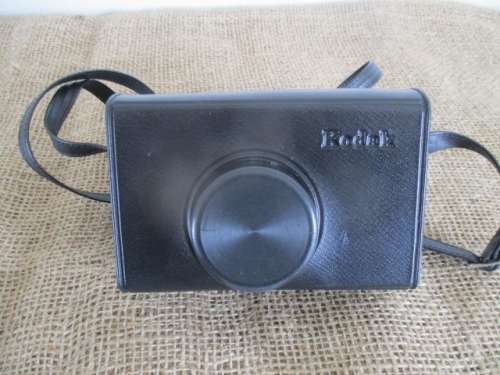 Beautiful Vintage Kodak Instamatic 233 Camera In Original Pouch         Made in England         1963