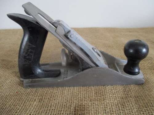 Beautiful Millers Falls Smoothing Plane  By Millers Falls Tools    Made In USA   1931 - 1974