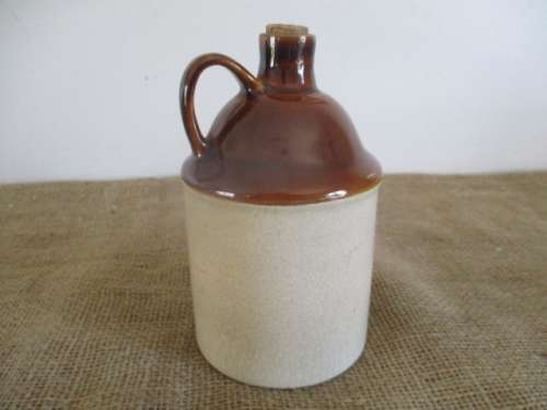 Beautiful Vintage 750ml Sedgwick's The Original Old Brown Cherry Decanter Vitreous China G.C. Ware