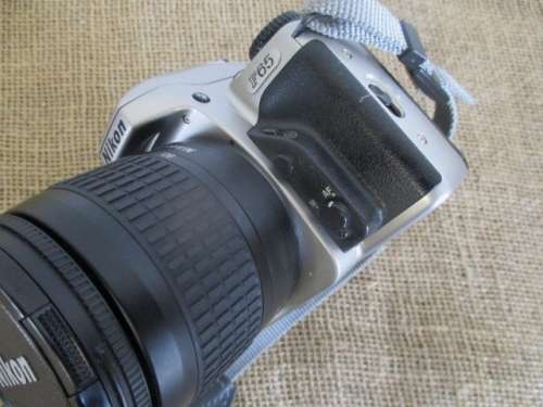 Beautiful Vintage Nikon F65 Camera With Nikon AF Nikkor 28-50mm Lens In Nikon Shoulder Bag   2001