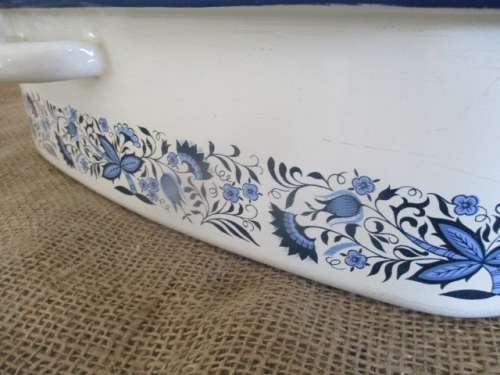 A Very Beautiful Vintage Old Fashioned Enamel Roasting Pan With Even Beautiful Floral Patterns