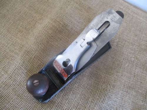 The Old Faithful Stalwart..........Nice Stanley Bailey No 4 Smoothing Plane.     Made in England